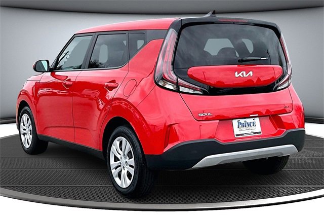 Used 2025 Kia Soul LX image 4