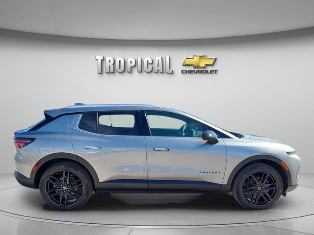 New 2026 Chevrolet Equinox EV LT w/ LPO, Blackout Package FWD image 6