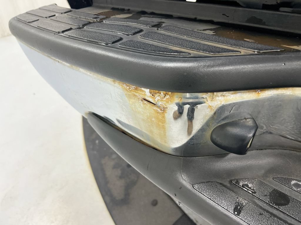 Used 2004 Chevrolet Silverado 2500 LT w/ Skid Plate Package AWD/4WD image 33