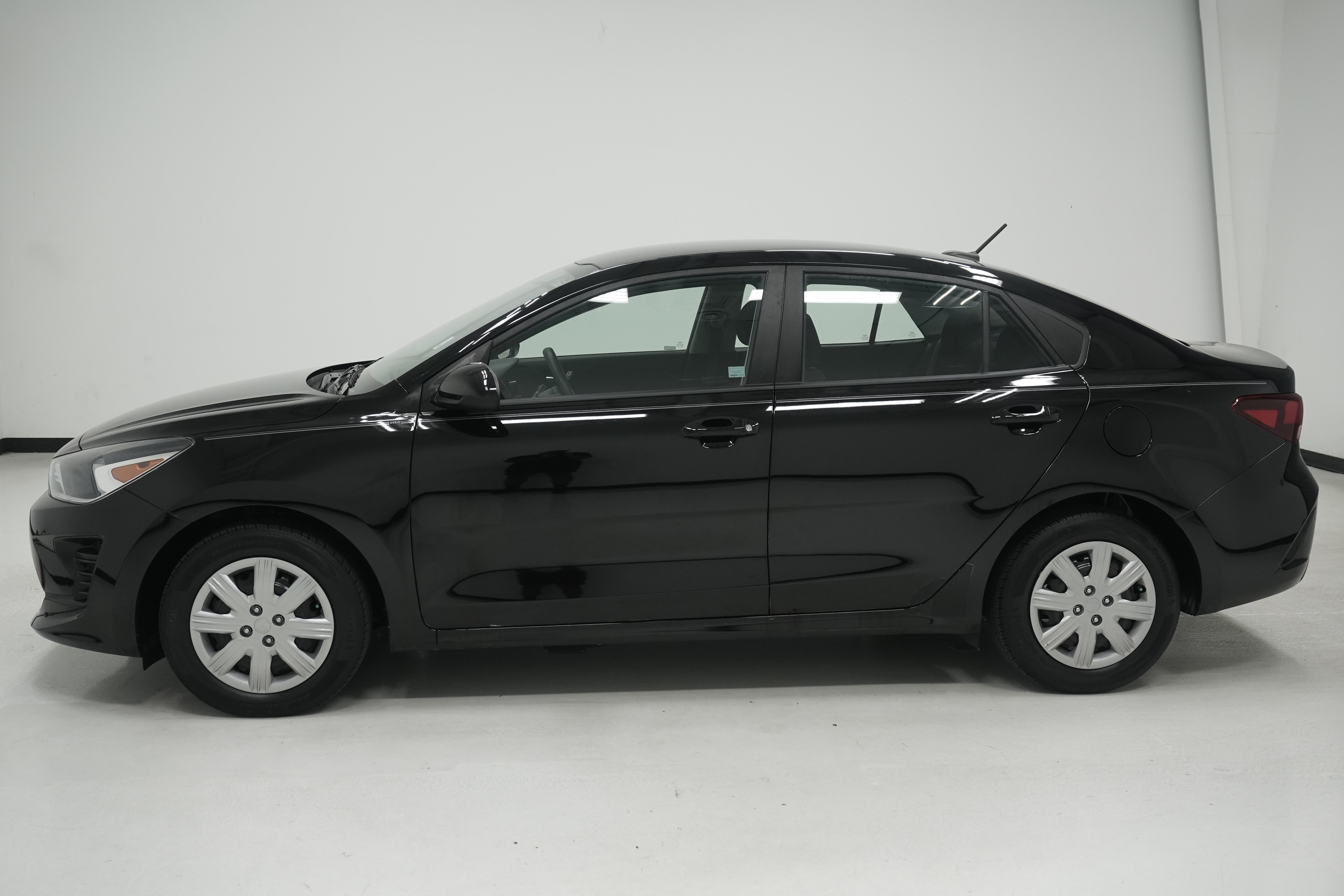 Used 2023 Kia Rio LX FWD image 7