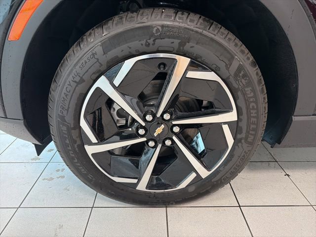 New 2026 Chevrolet Equinox EV LT image 11