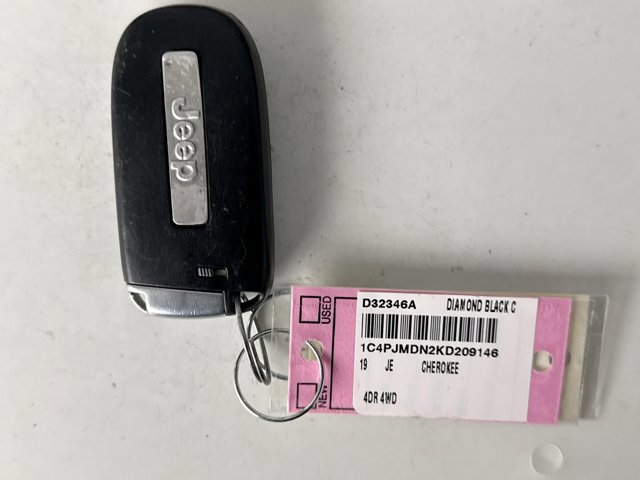 Used 2019 Jeep Cherokee Limited AWD/4WD image 10