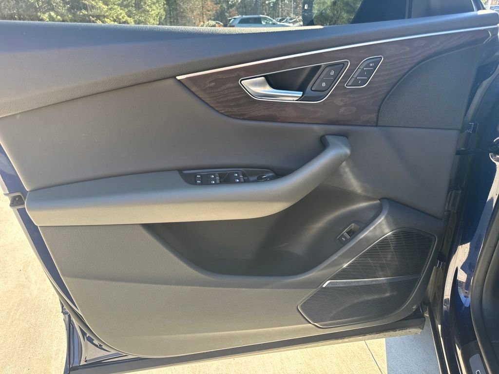 Used 2019 Audi Q8 Prestige w/ Year 1 Package image 14