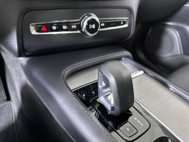 Used 2024 Volvo XC90 B5 Core AWD/4WD image 16