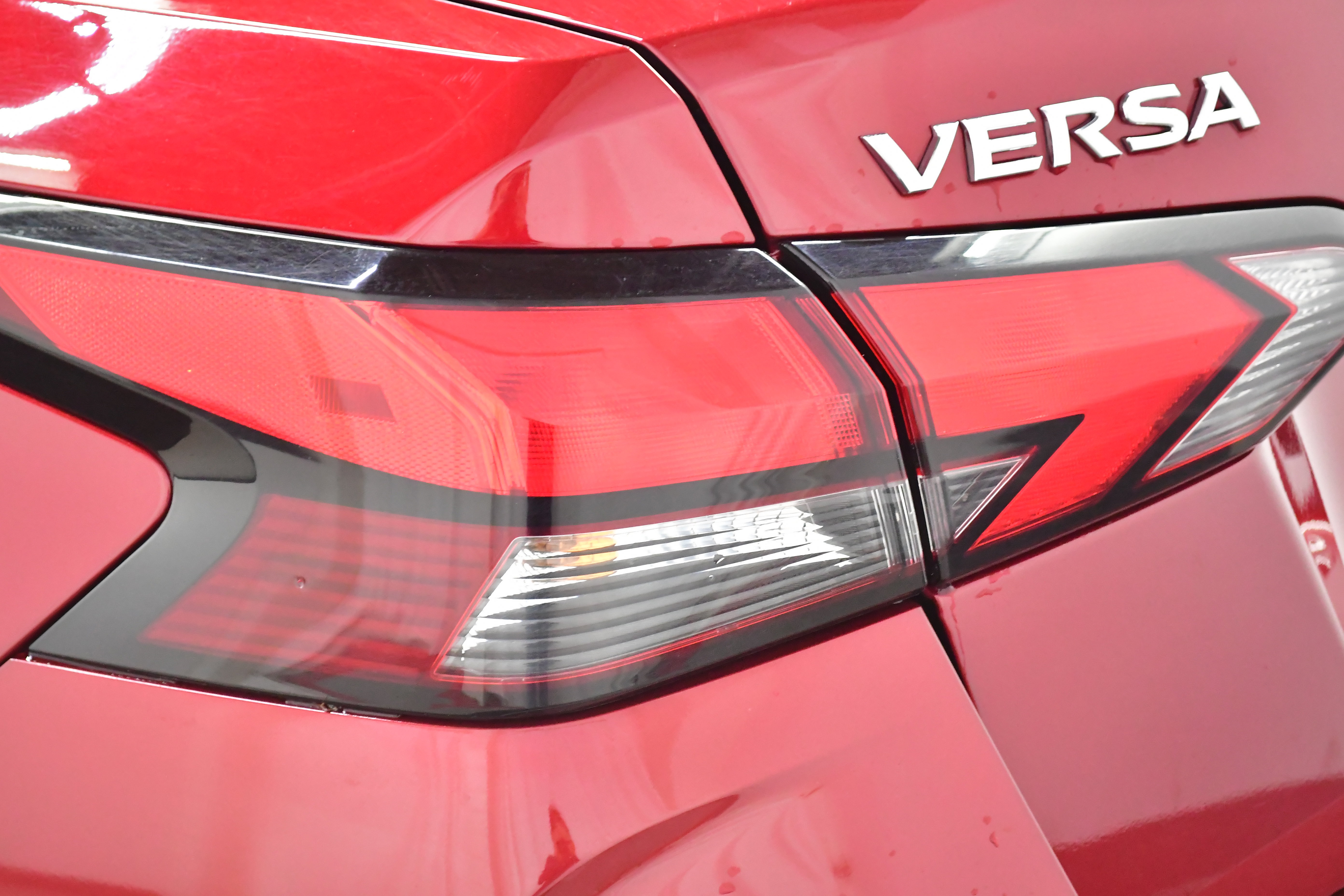 Used 2025 Nissan Versa SV FWD image 29