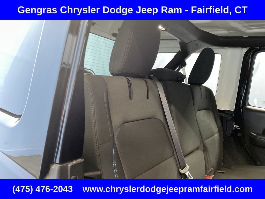 Used 2022 Jeep Wrangler Unlimited Rubicon 4xe w/ Cold Weather Group AWD/4WD image 37