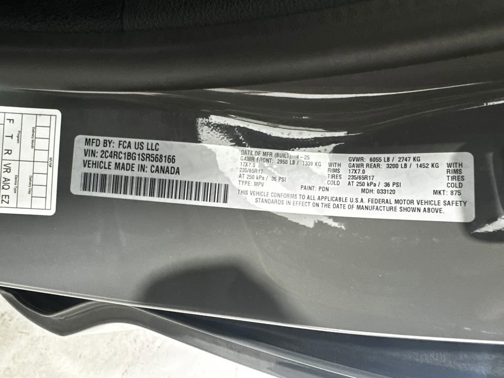 Used 2025 Chrysler Pacifica Select FWD image 41