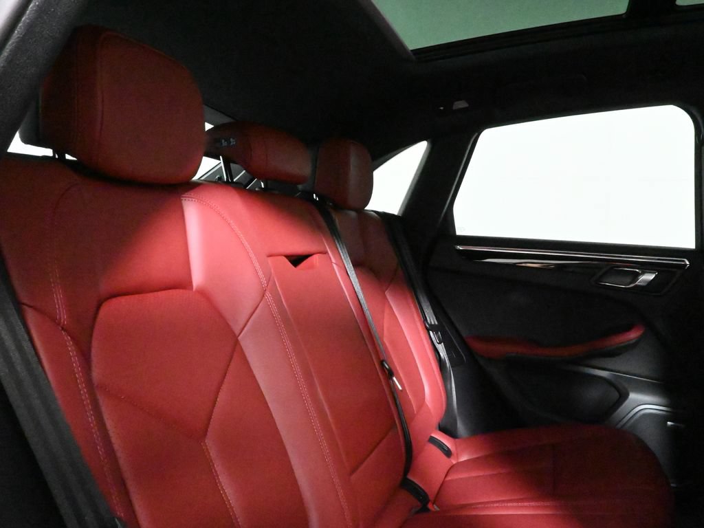 Used 2026 Porsche Macan AWD/4WD image 42