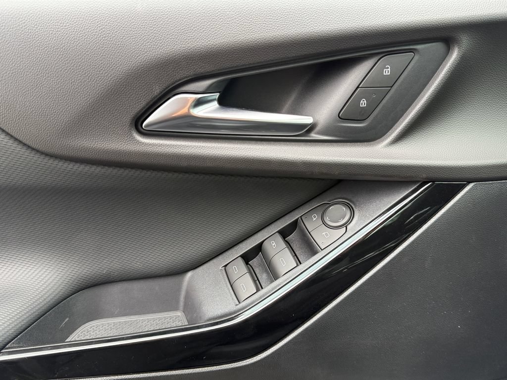 New 2027 Chevrolet Equinox LT w/ Convenience Package II FWD image 13