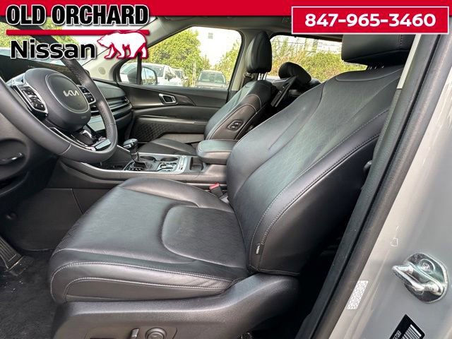 Used 2025 Kia Carnival SX FWD image 10