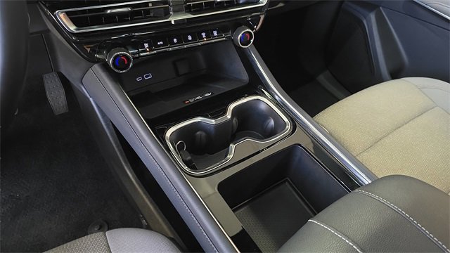 Used 2025 Chevrolet Traverse LT image 23