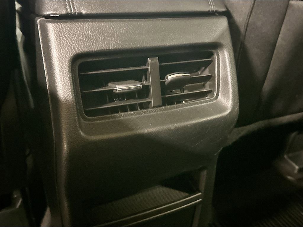 Used 2022 Ford Edge SE image 27