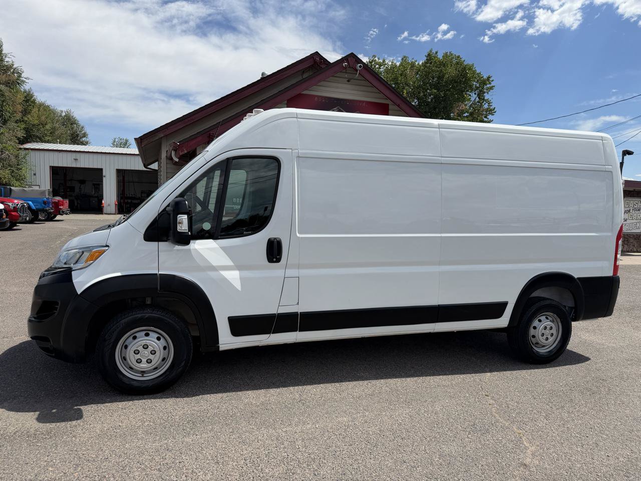 Used 2023 RAM ProMaster 2500 FWD image 5