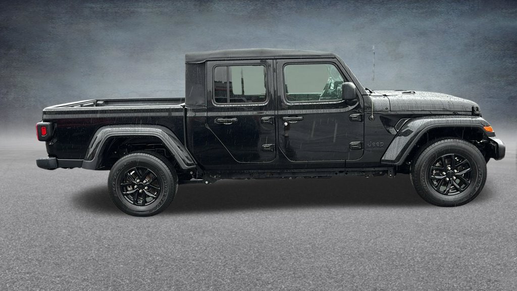 Used 2023 Jeep Gladiator Sport AWD/4WD image 29