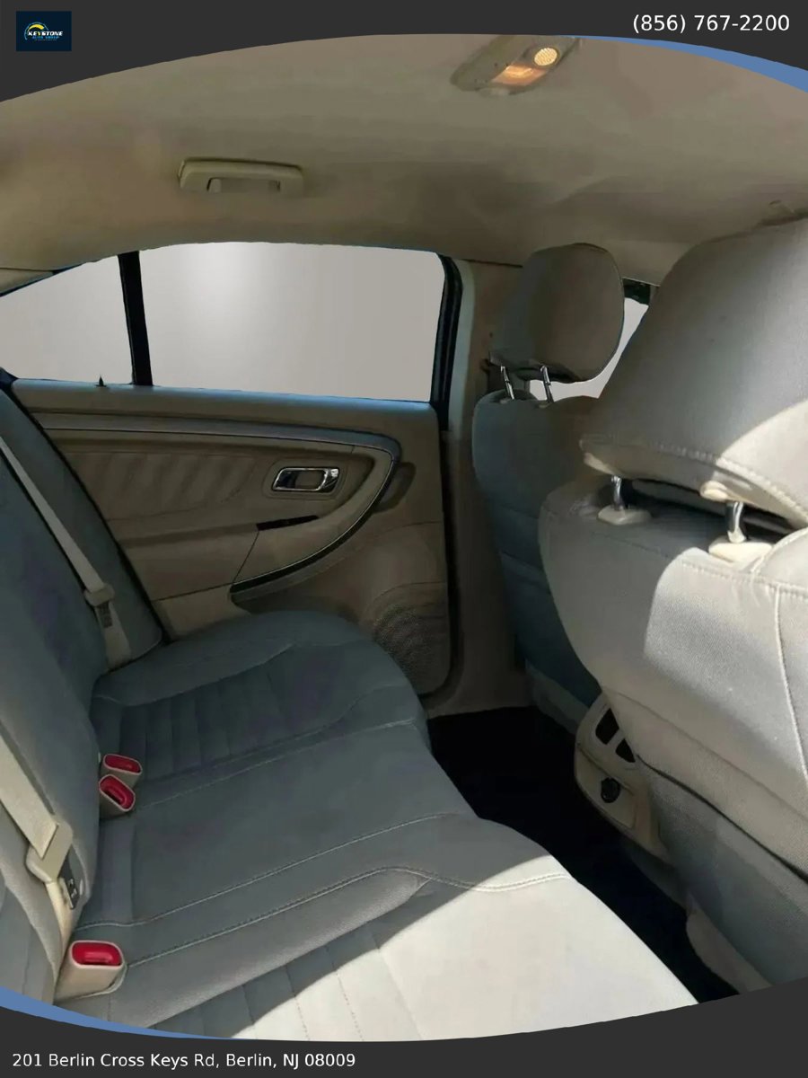 Used 2019 Ford Taurus SE image 11