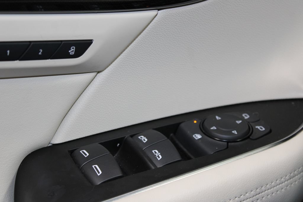 Used 2023 Buick Envision Essence AWD/4WD image 41