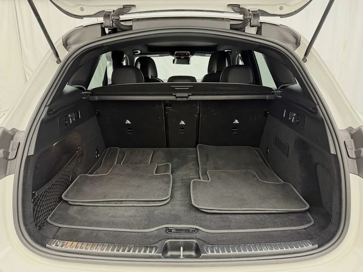 Used 2024 Mercedes-Benz GLC 300 4MATIC image 49