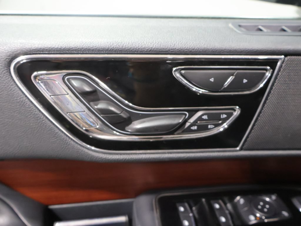 Used 2022 Lincoln Navigator Reserve AWD/4WD image 12