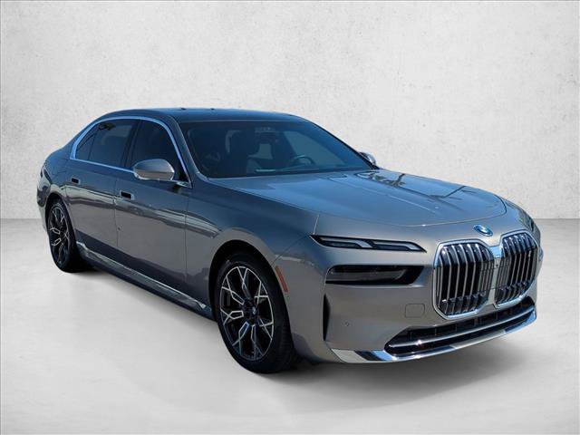 Used 2025 BMW i7 xDrive60 RWD image 3