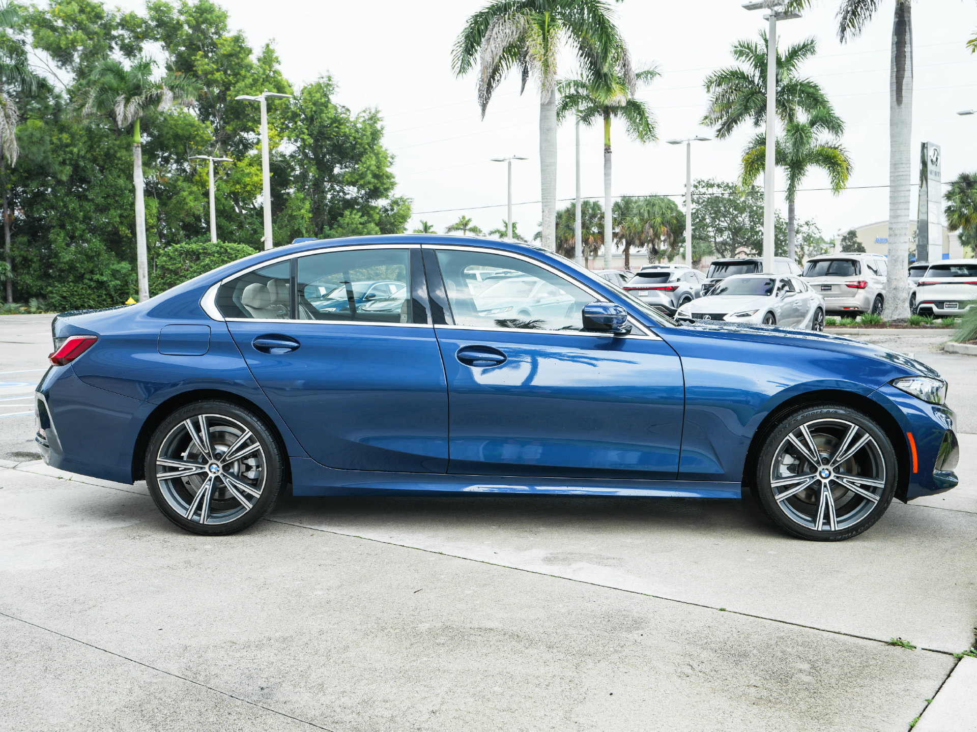 Used 2024 BMW 330i Sedan w/ Convenience Package RWD image 30