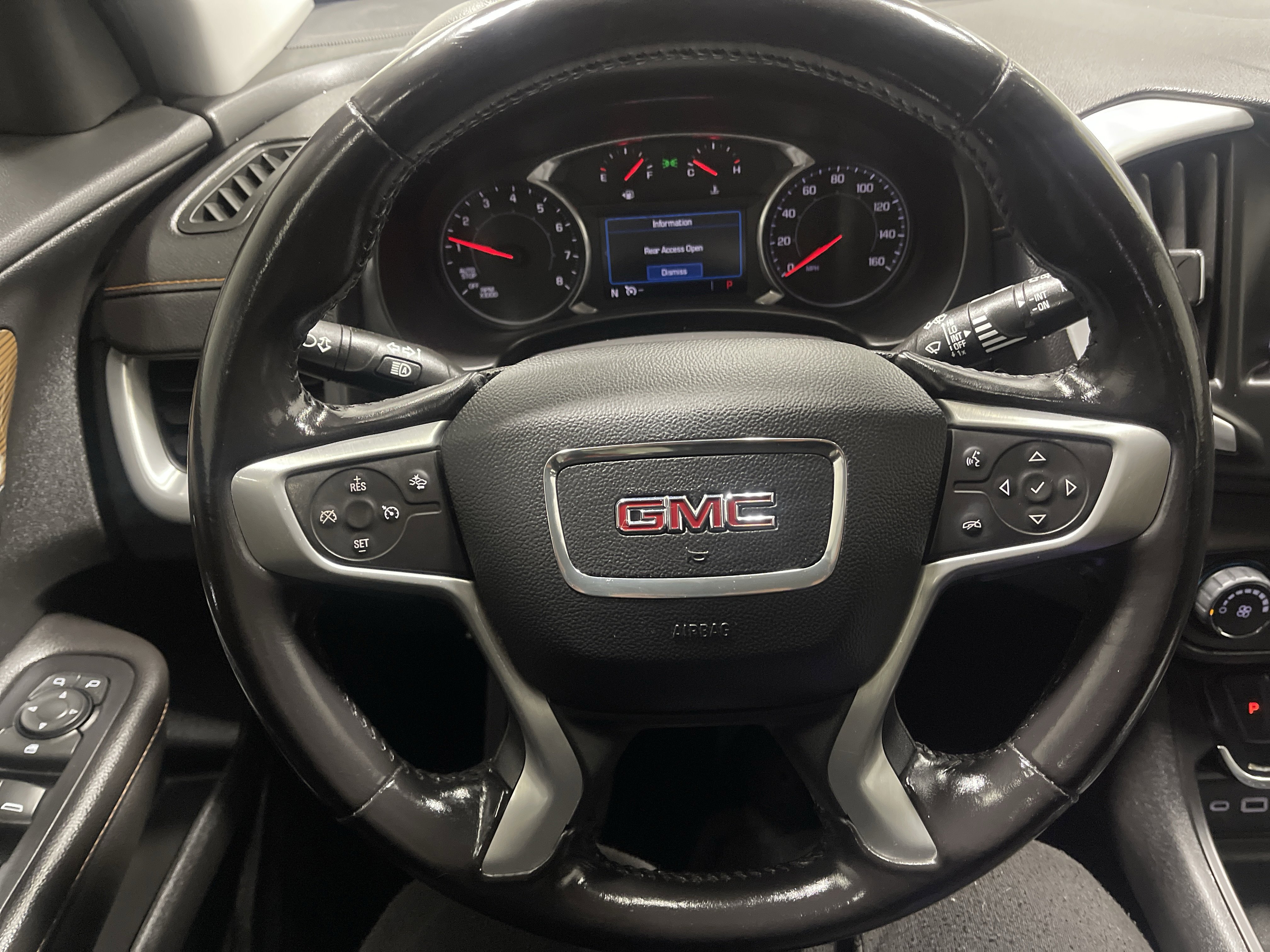 Used 2020 GMC Terrain SLE w/ Elevation Edition image 32