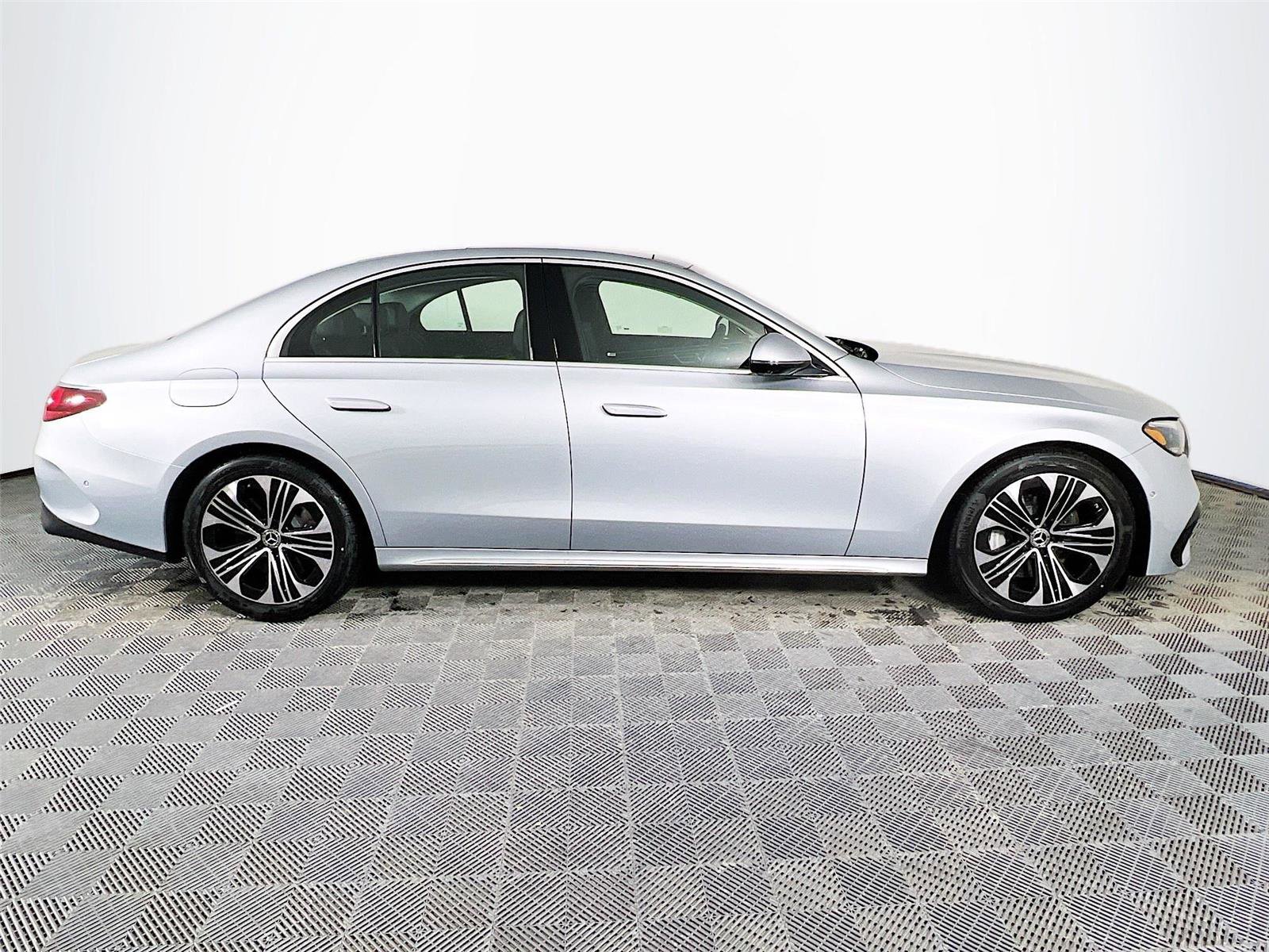 New 2026 Mercedes-Benz E 450 4MATIC Sedan image 7
