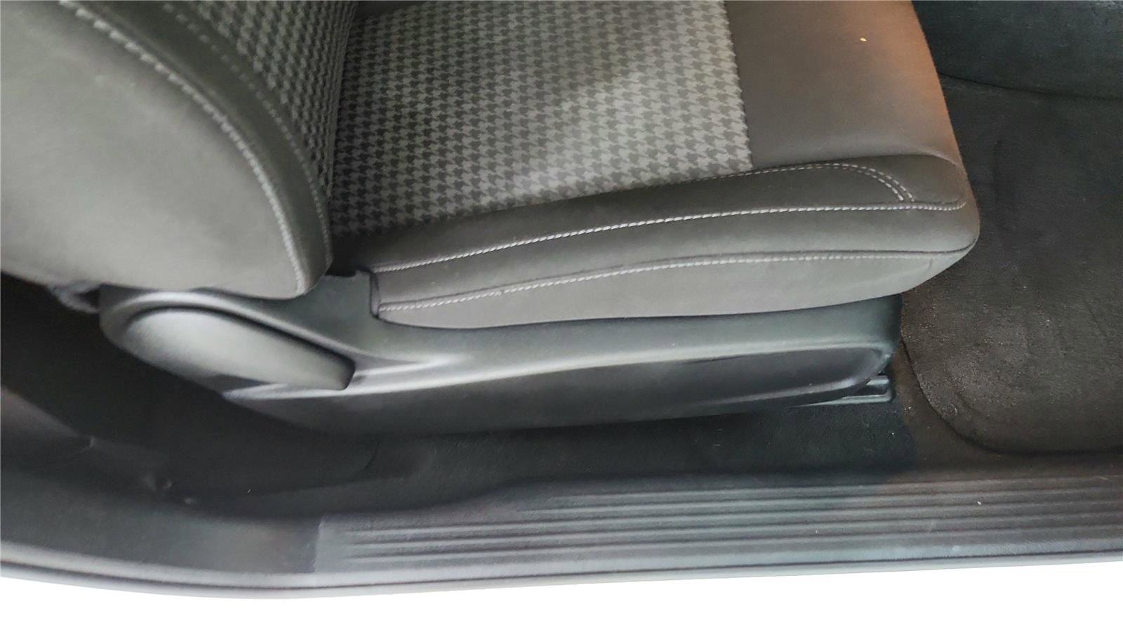 Used 2023 Dodge Challenger SXT image 22