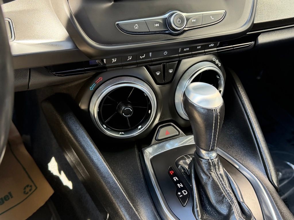Used 2020 Chevrolet Camaro LT image 13