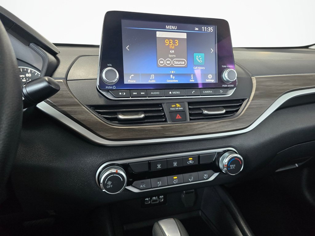 Used 2025 Nissan Altima 2.5 SV FWD image 25