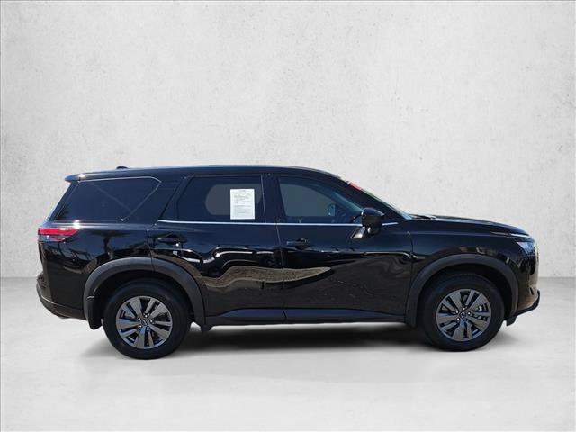Certified 2025 Nissan Pathfinder S FWD image 4