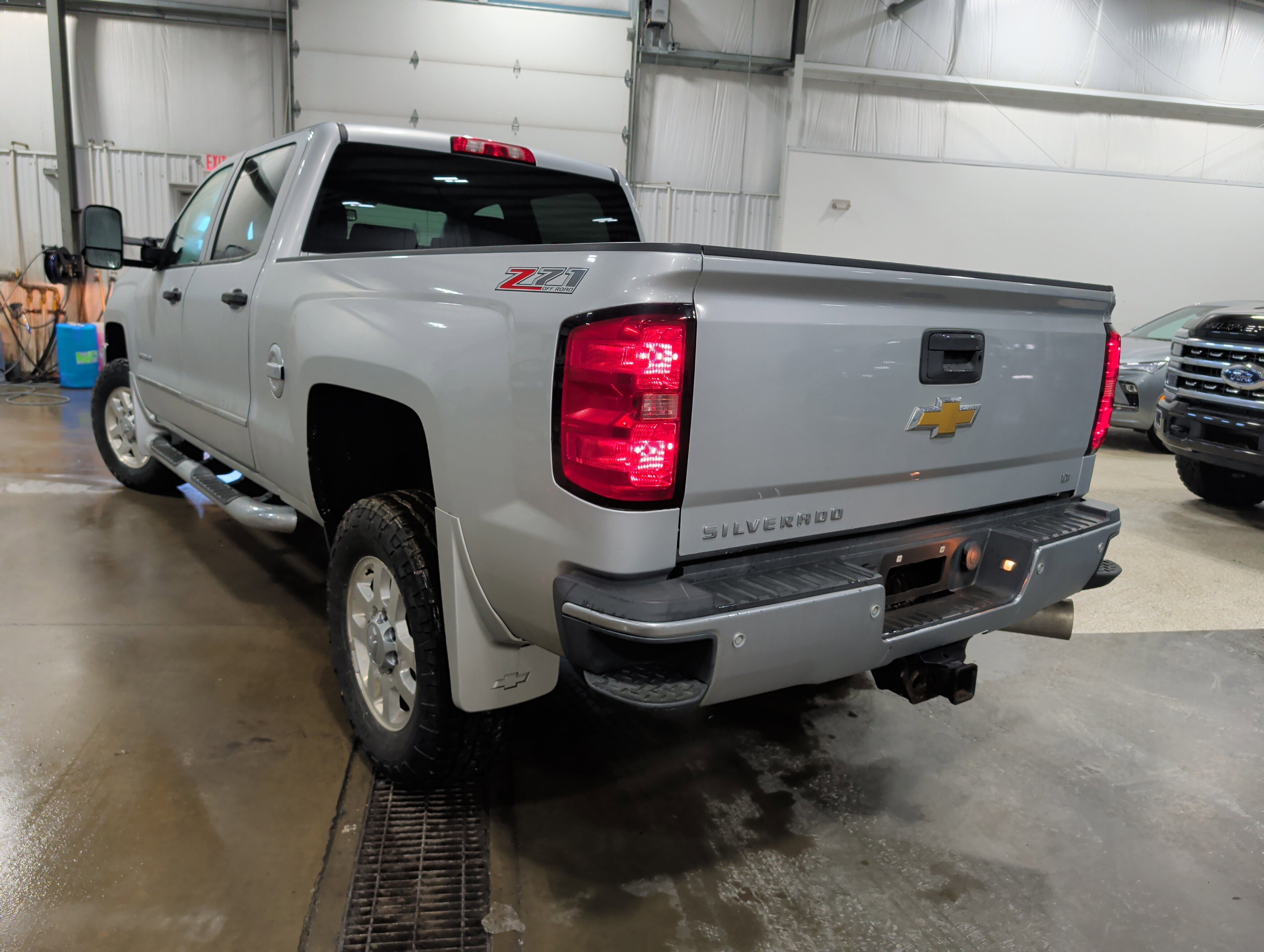 Used 2015 Chevrolet Silverado 2500 LT w/ Z71 Package, Off-Road image 4