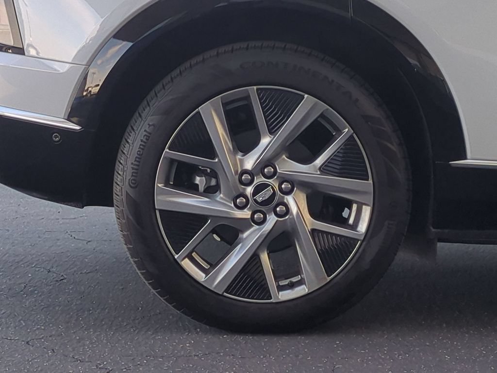 New 2026 Cadillac Optiq Luxury 1 RWD image 35