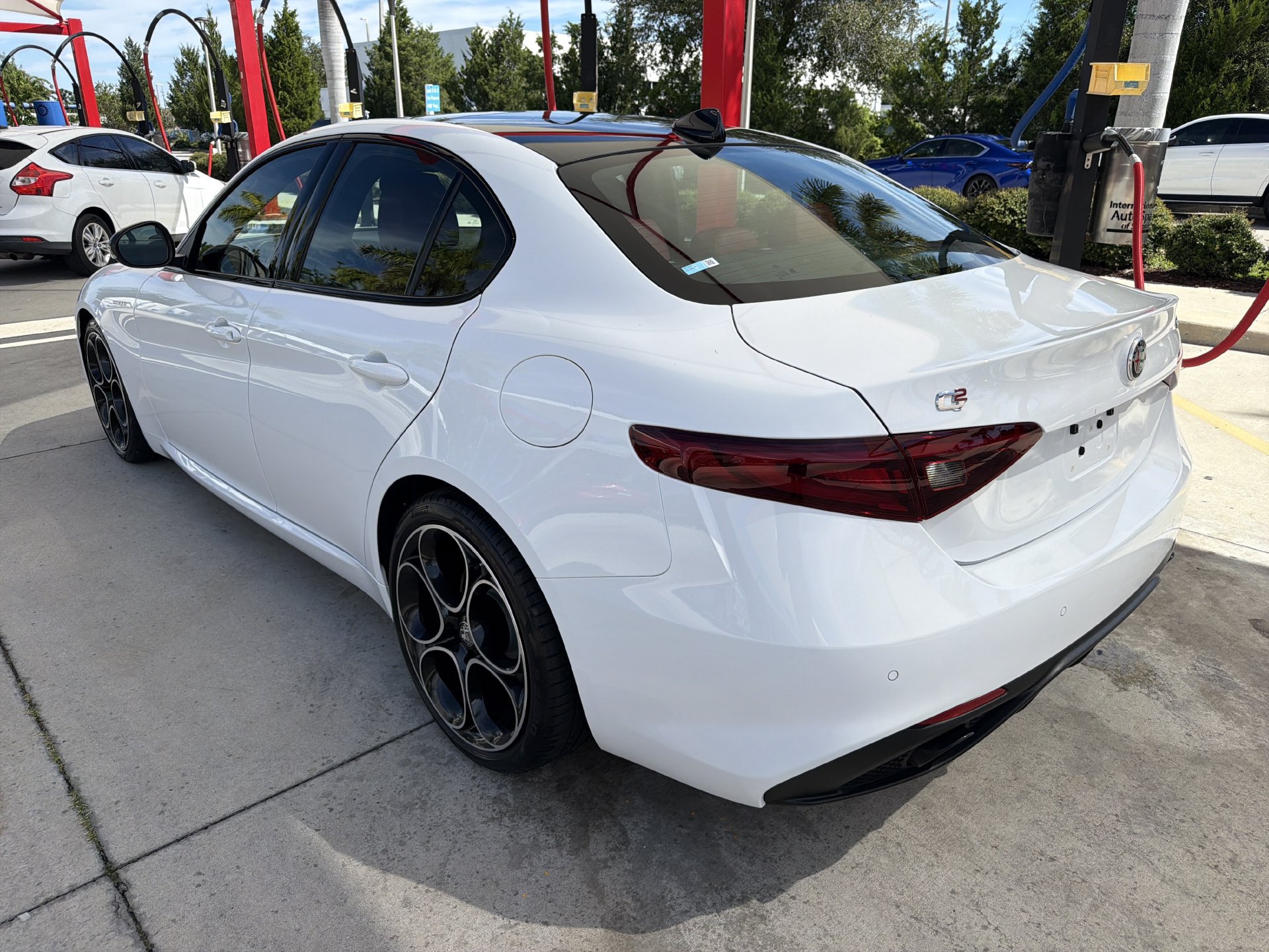 Used 2022 Alfa Romeo Giulia Veloce RWD image 6