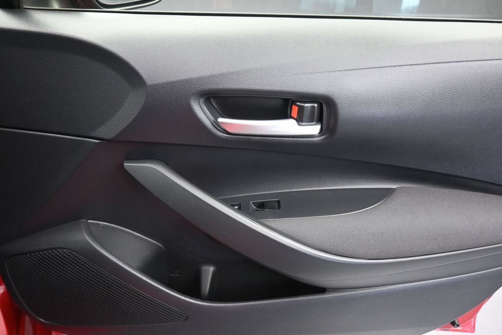 Used 2021 Toyota Corolla LE FWD image 38