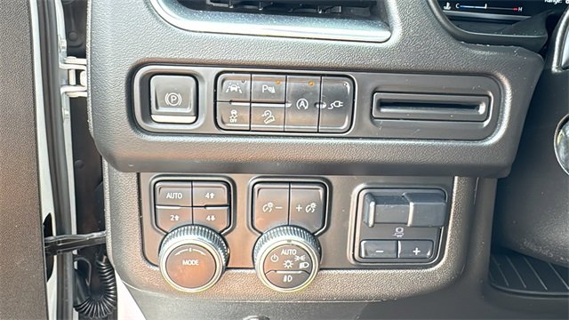 Used 2022 GMC Yukon AT4 w/ Max Trailering Package image 4