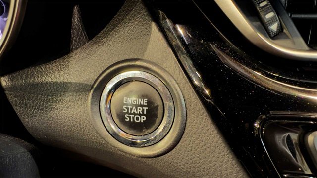 Used 2019 Toyota C-HR XLE image 31