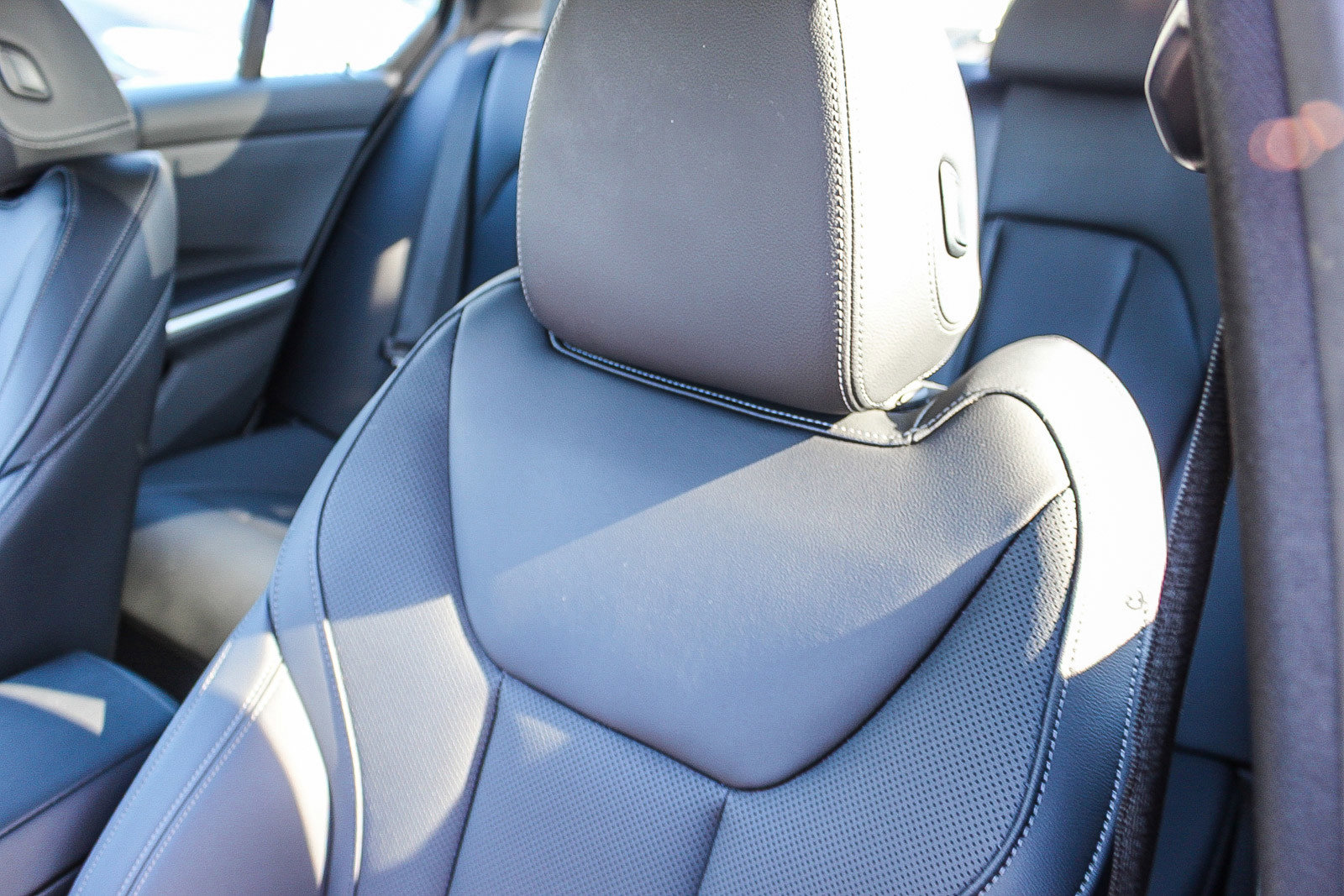 Certified 2025 BMW 330i Sedan w/ Convenience Package image 25