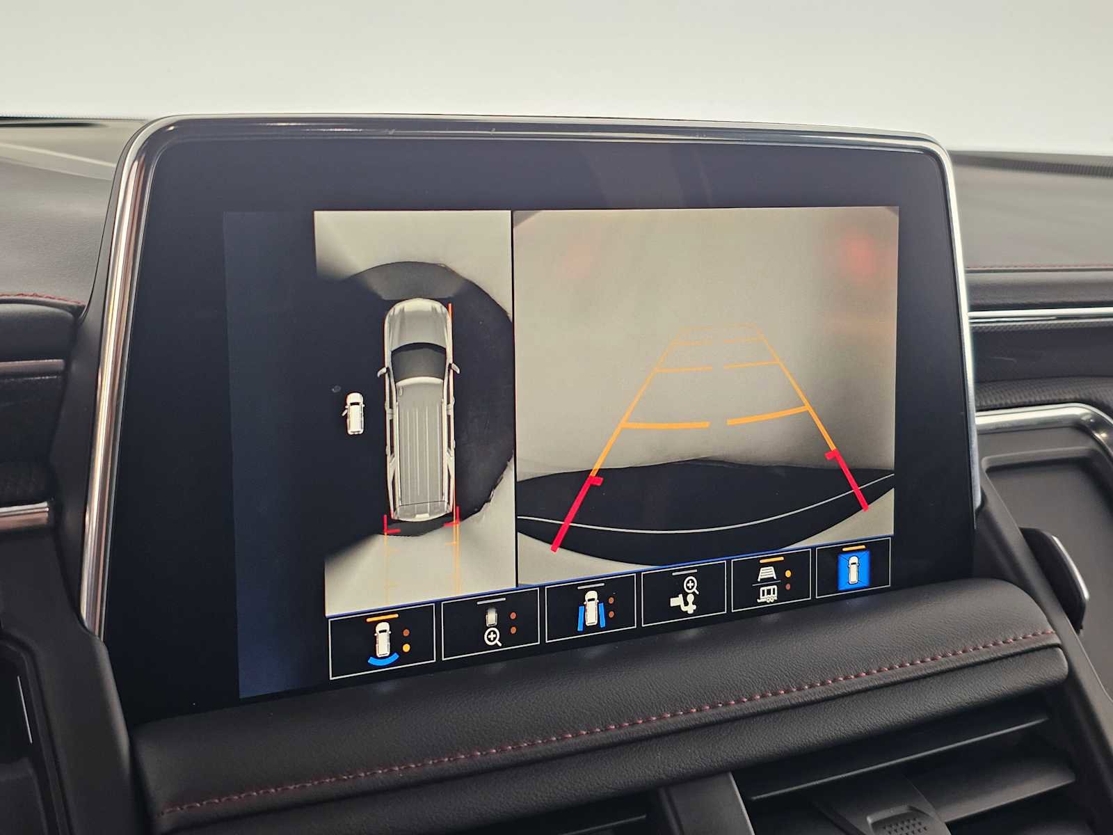 Used 2024 Chevrolet Suburban RST w/ Luxury Package image 28