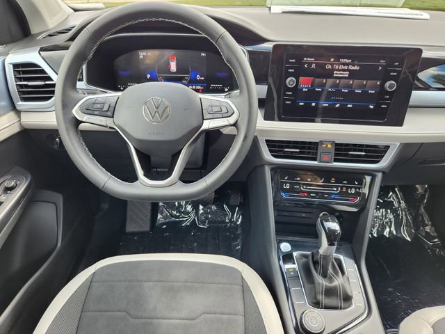 New 2025 Volkswagen Taos SE image 22