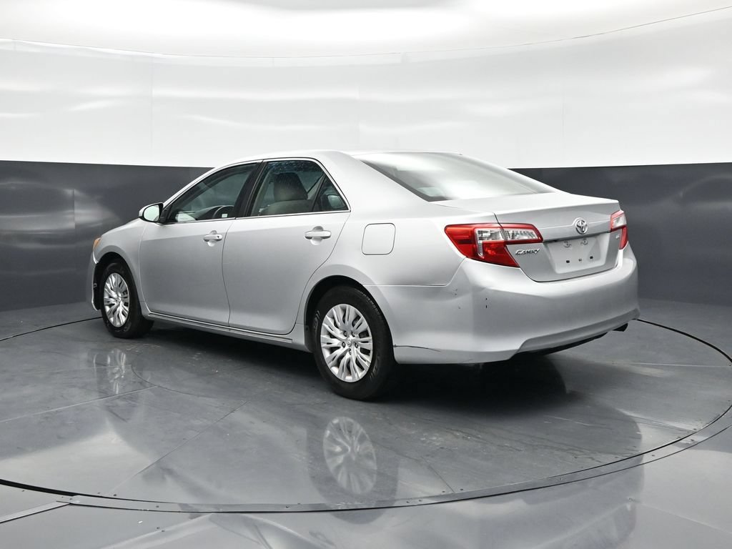 Used 2014 Toyota Camry LE FWD image 6