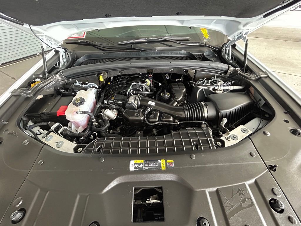 Used 2025 Jeep Grand Cherokee L Laredo image 26