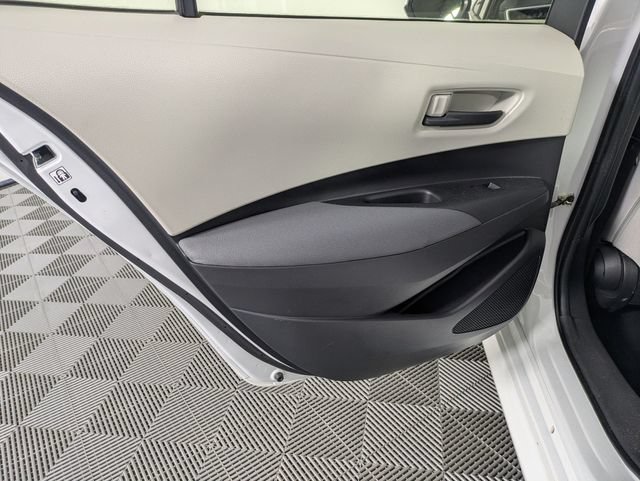 Used 2022 Toyota Corolla LE FWD image 25