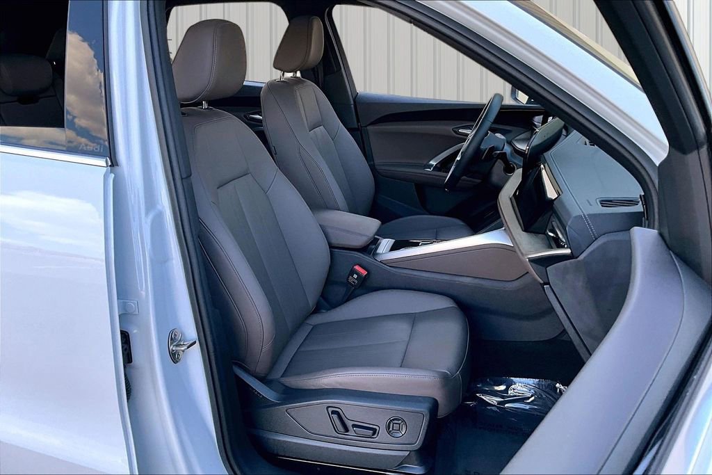 Used 2025 Audi Q5 Premium w/ Convenience Package AWD/4WD image 29