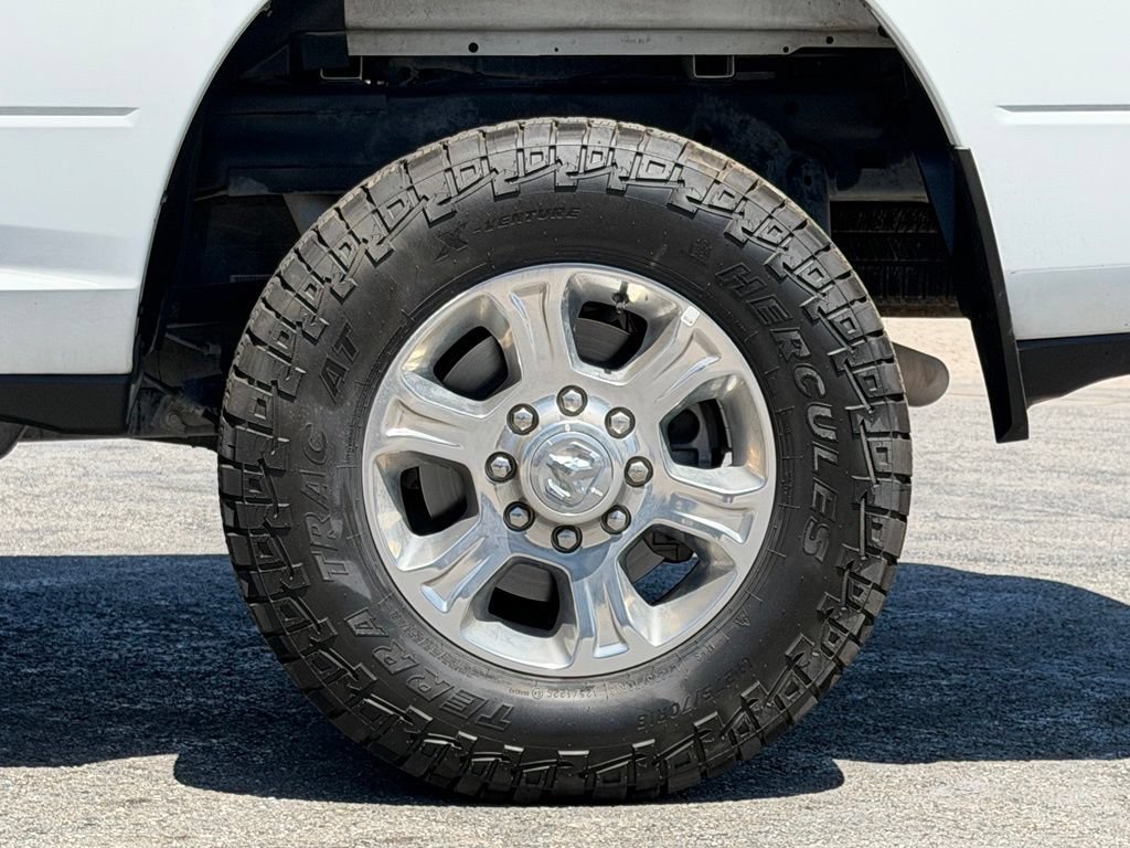 Used 2025 RAM 2500 Big Horn AWD/4WD image 3