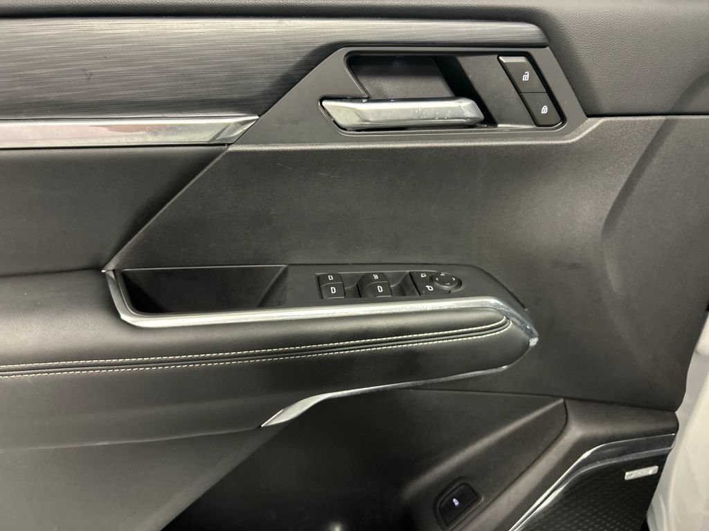 Used 2025 GMC Acadia Elevation FWD image 14
