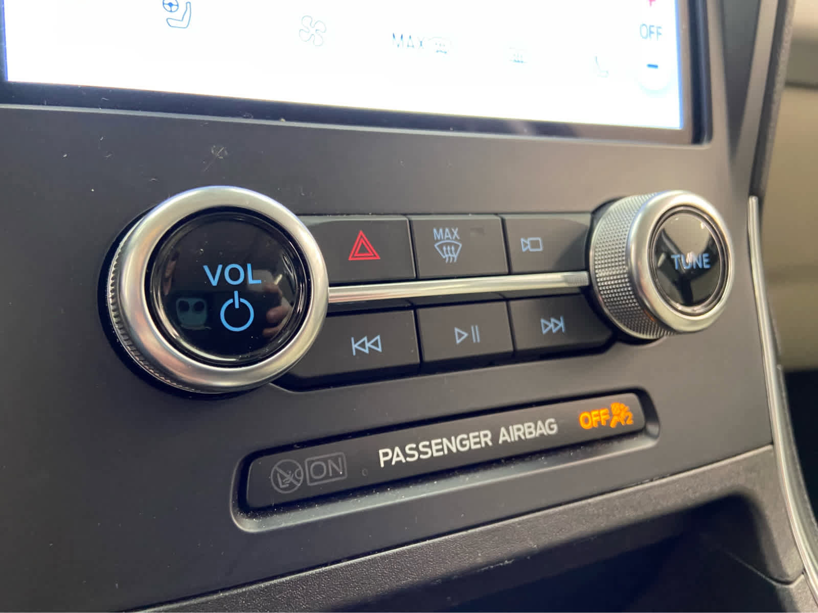 Used 2023 Ford Edge Titanium w/ Equipment Group 301A image 33