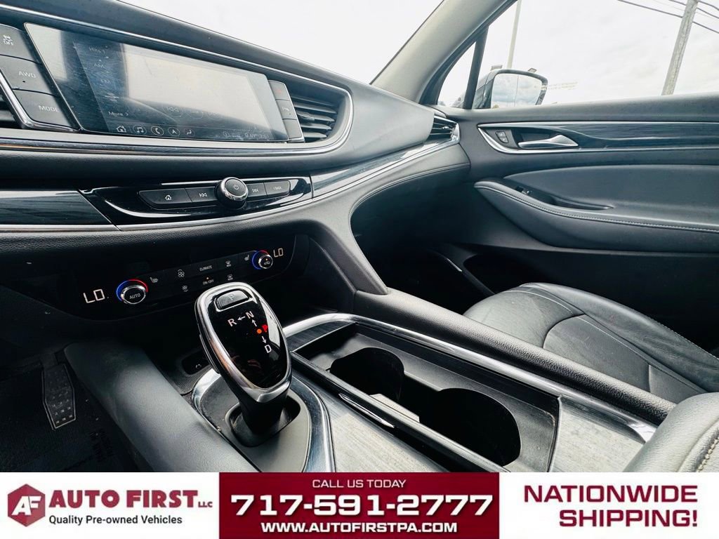 Used 2021 Buick Enclave Essence image 13