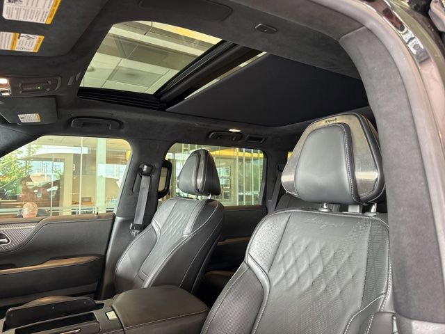Used 2025 INFINITI QX80 Autograph AWD/4WD image 2