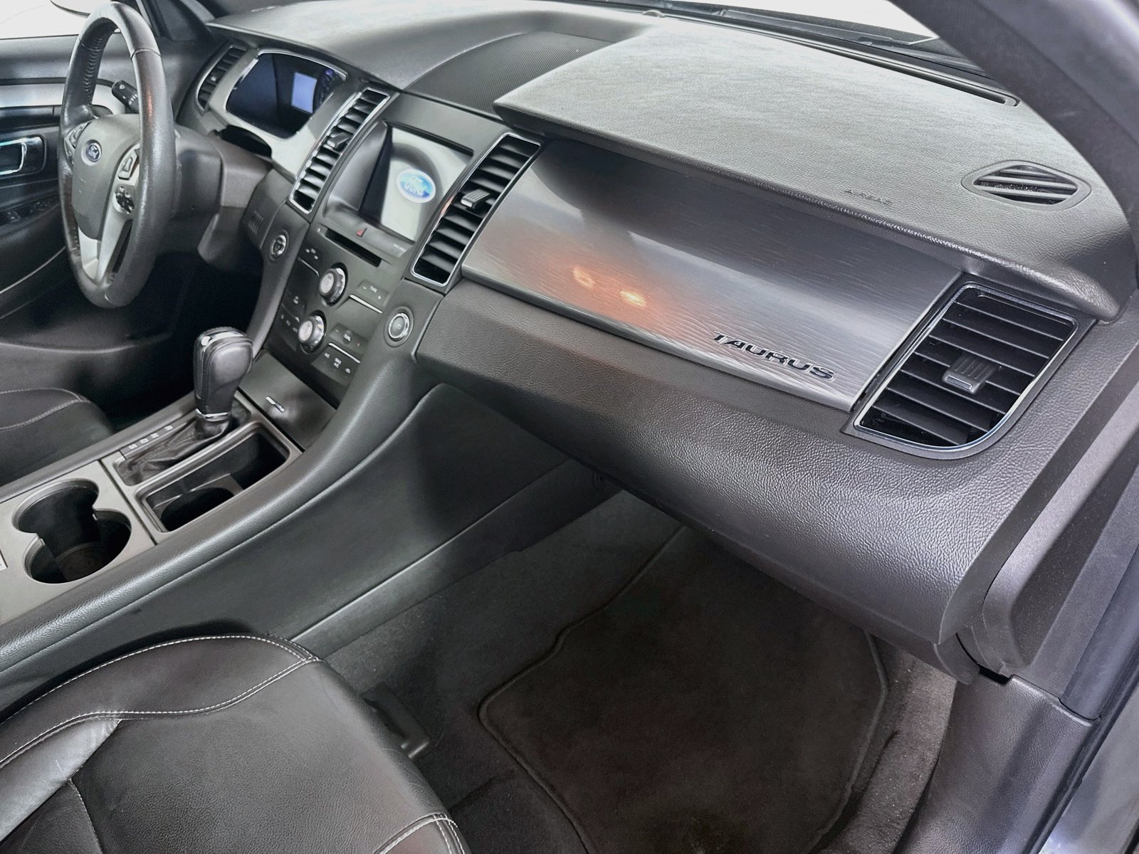 Used 2019 Ford Taurus SEL w/ Equipment Group 201A FWD image 28