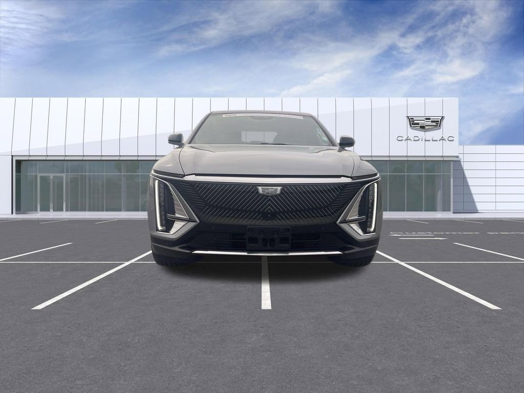Certified 2024 Cadillac Lyriq Luxury AWD/4WD image 3